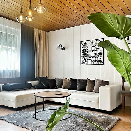 Papas Apartment Lesce  Buitenkant foto