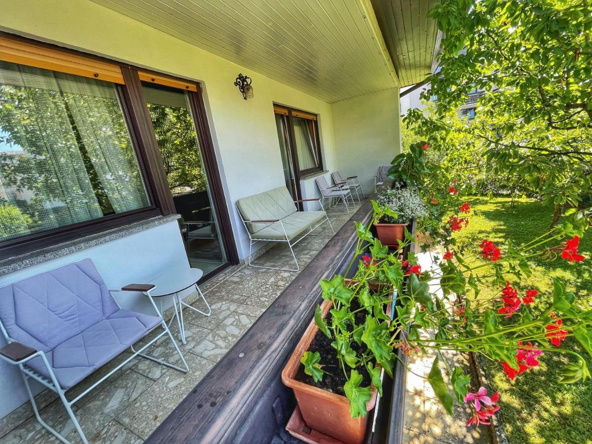 Papas Apartment Lesce  Buitenkant foto