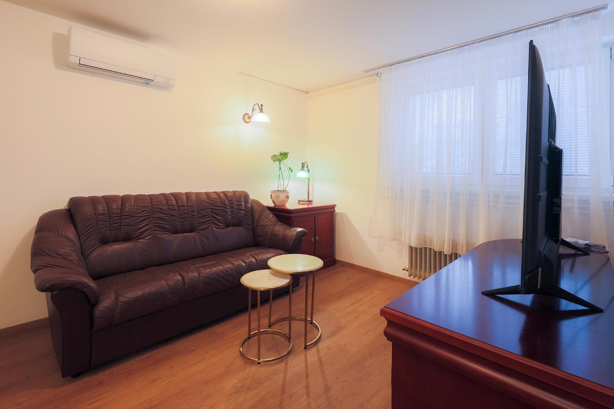Papas Apartment Lesce  Buitenkant foto